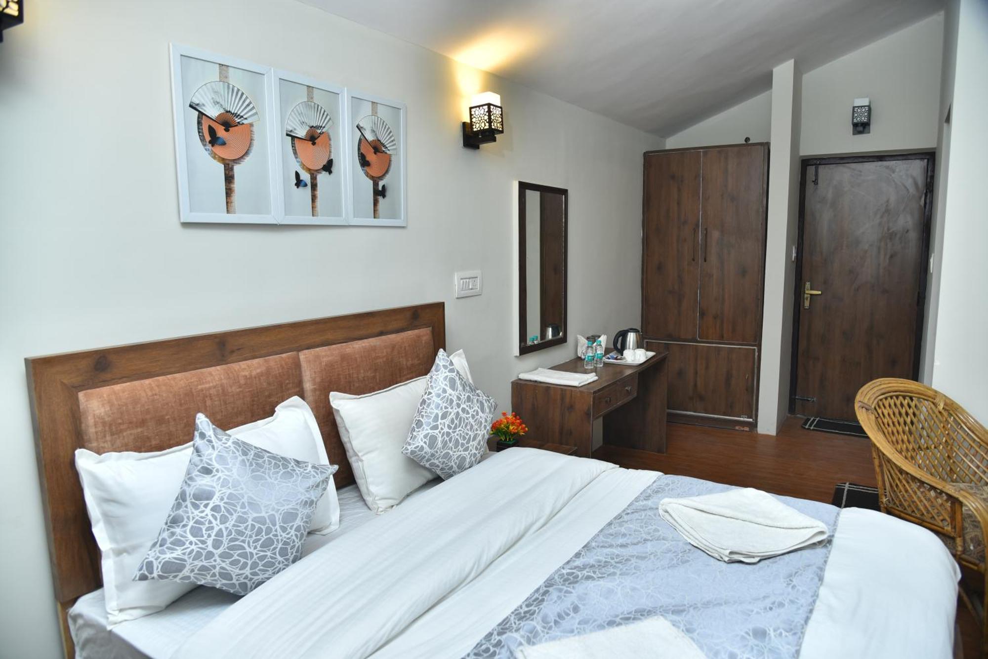 Kumaon Roop Resort Near Kainchi Dham Nainital Bagian luar foto