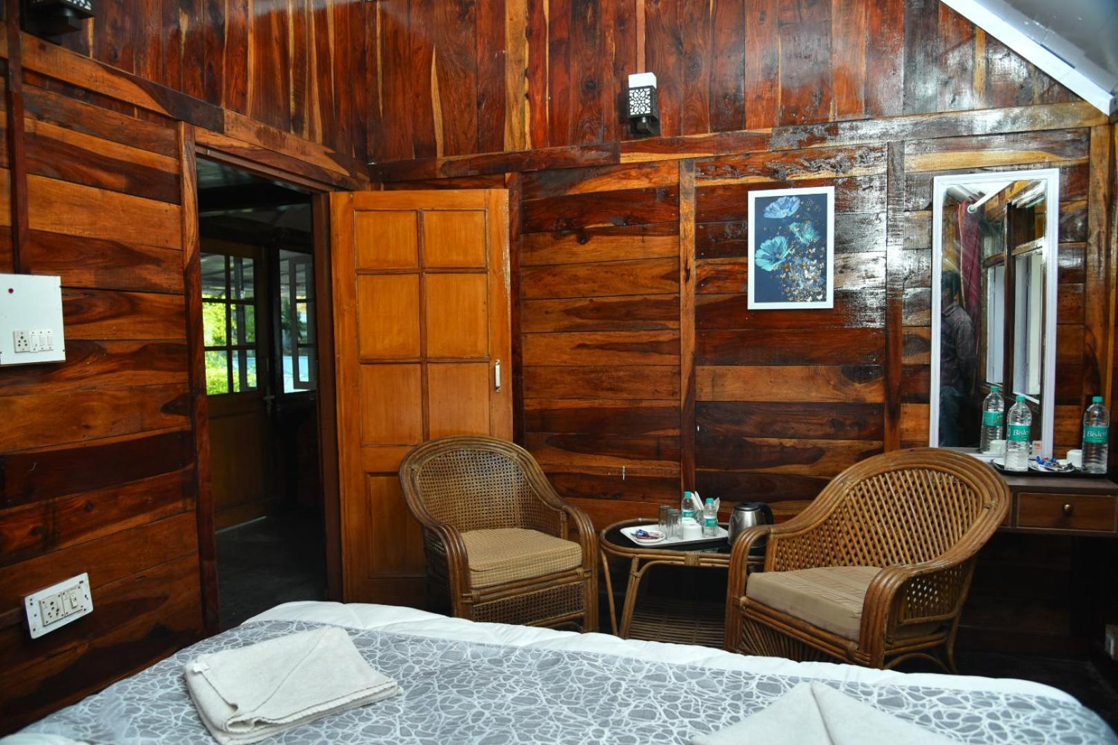 Kumaon Roop Resort Near Kainchi Dham Nainital Bagian luar foto
