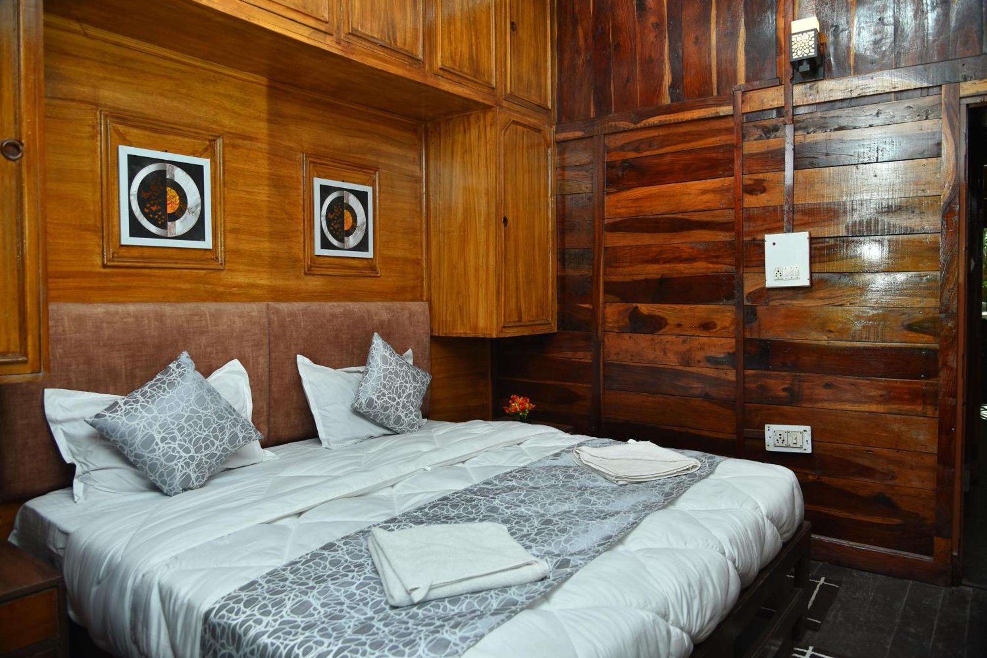 Kumaon Roop Resort Near Kainchi Dham Nainital Bagian luar foto