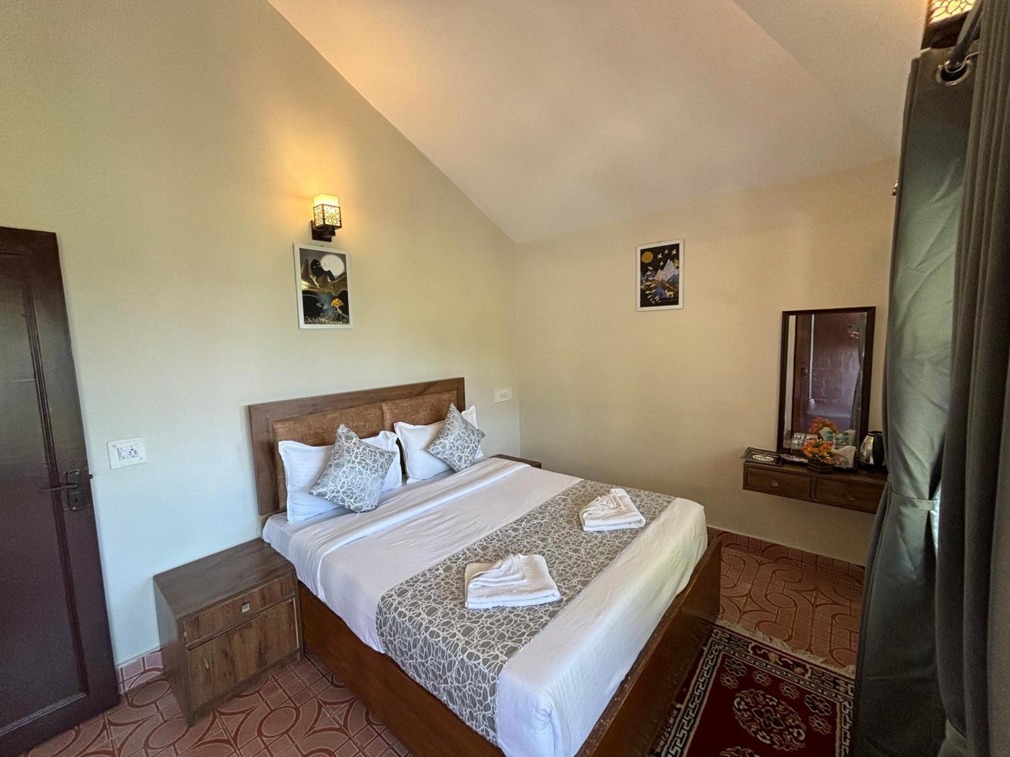 Kumaon Roop Resort Near Kainchi Dham Nainital Bagian luar foto
