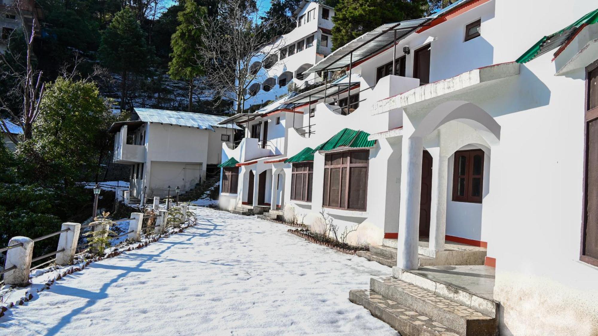 Kumaon Roop Resort Near Kainchi Dham Nainital Bagian luar foto